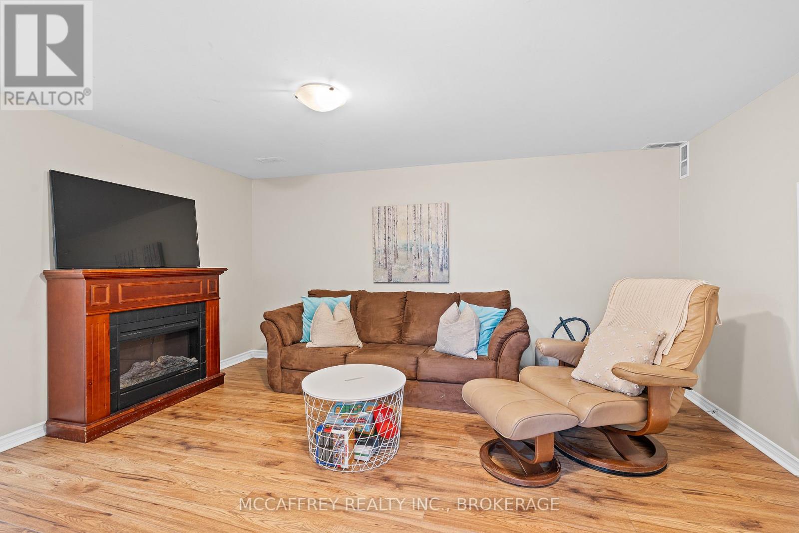 Photo 37 of 801 High Gate Park Drive, Kingston ON