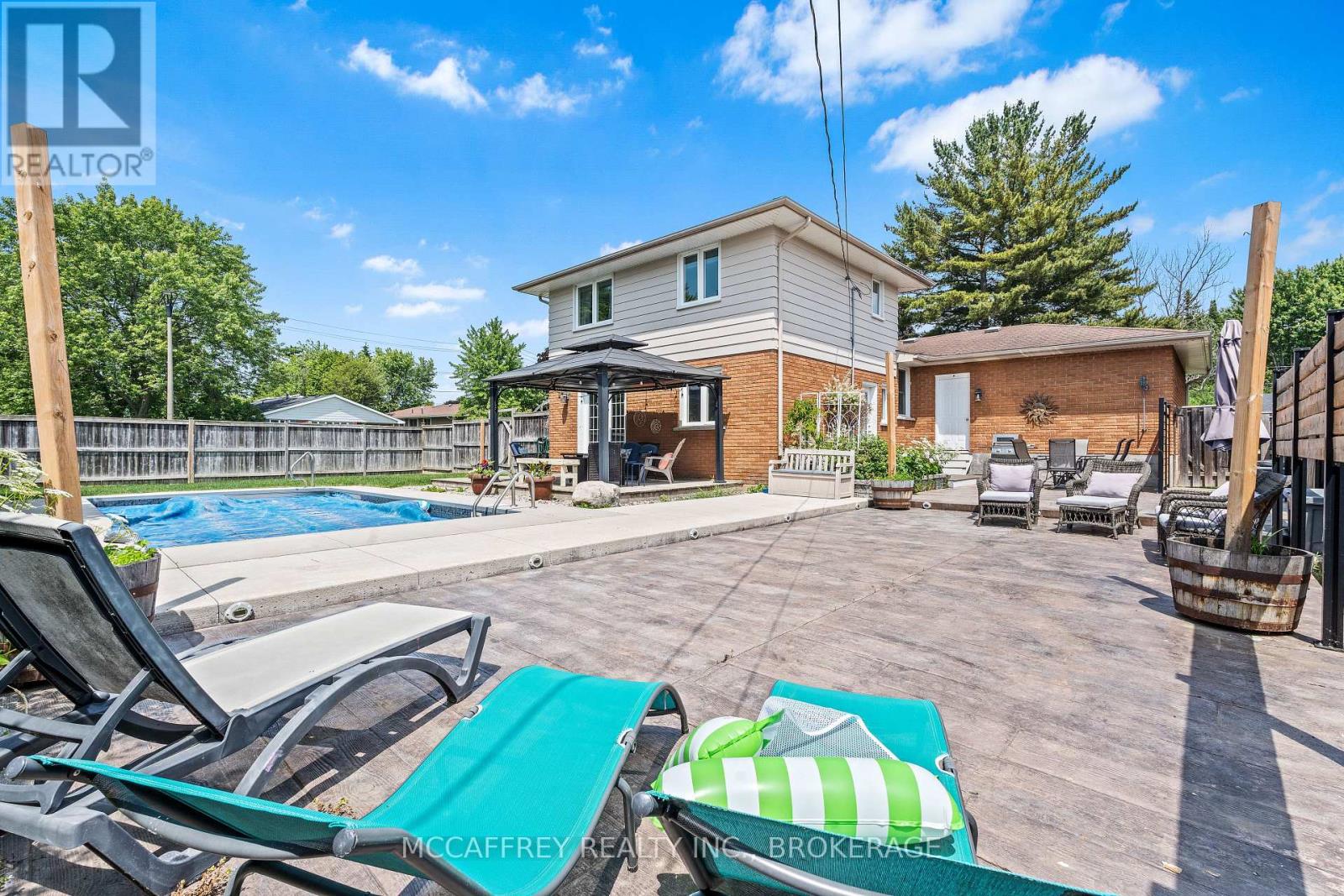 Photo 3 of 801 High Gate Park Drive, Kingston ON