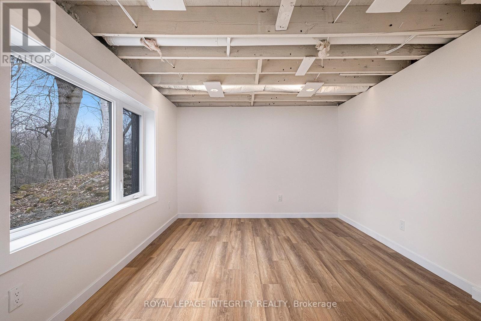 Photo 11 of 17 Lockview Road, Ottawa ON