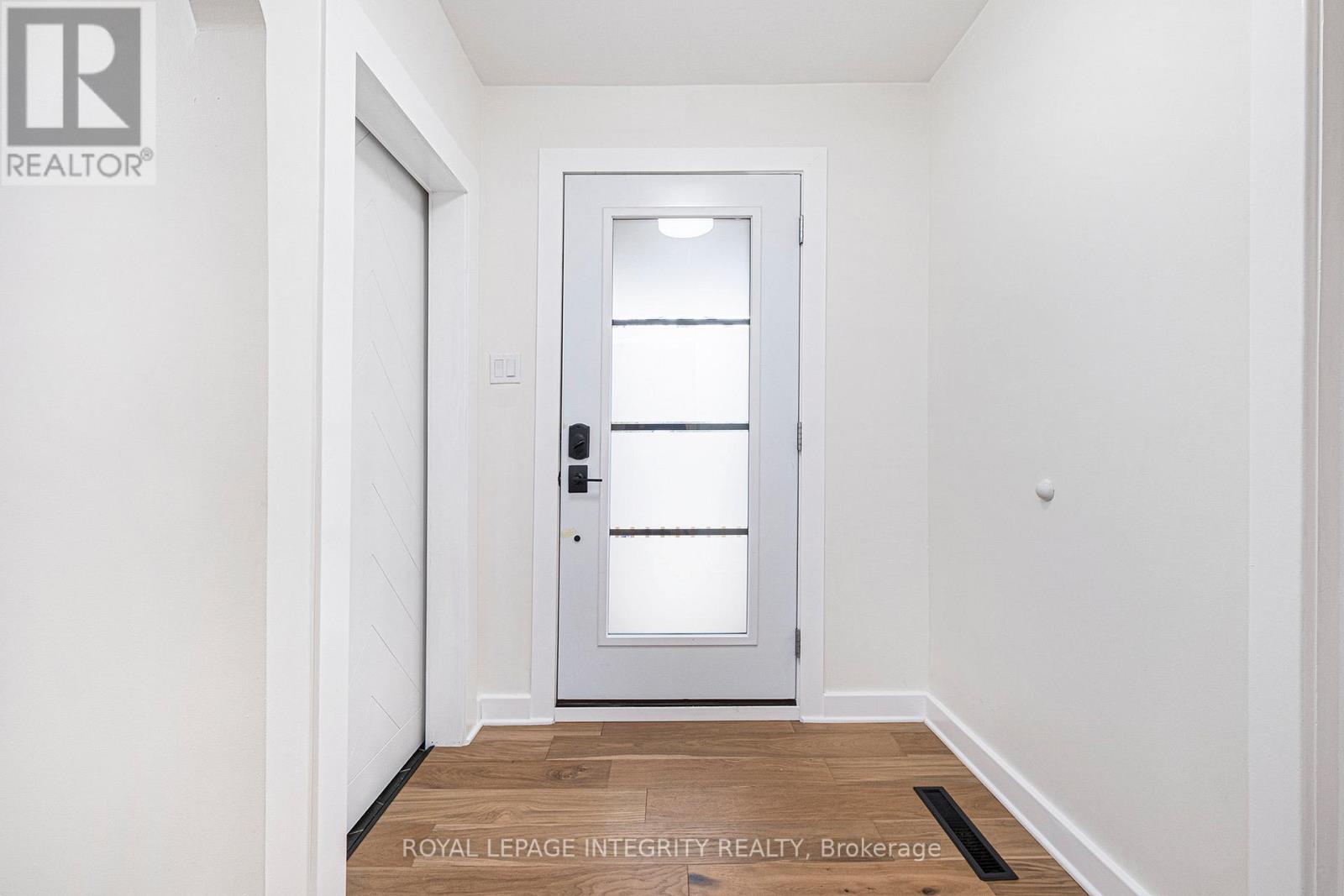 Photo 12 of 17 Lockview Road, Ottawa ON