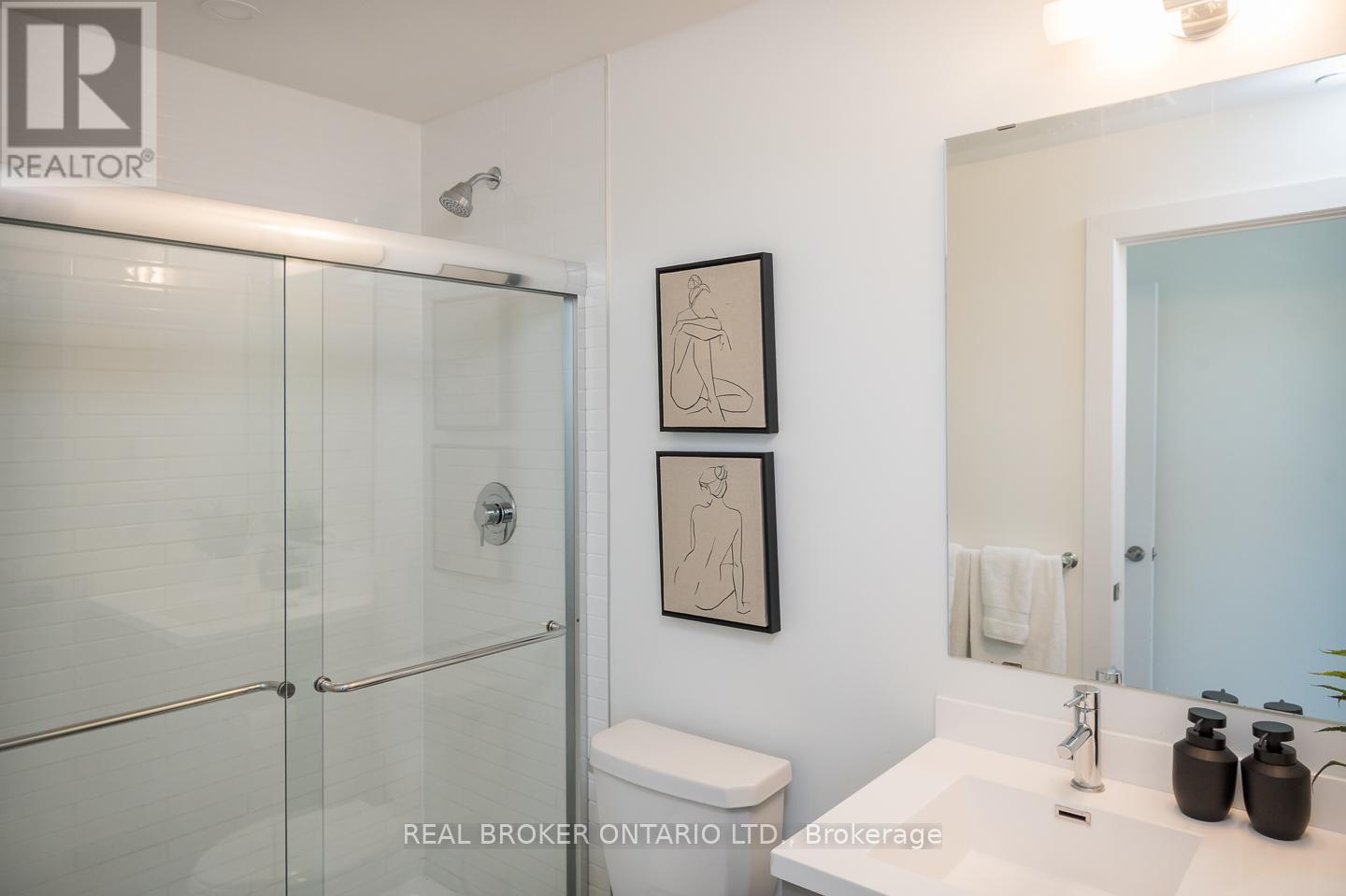 Photo 12 of 1016 3200 William Coltson Avenue, Oakville ON