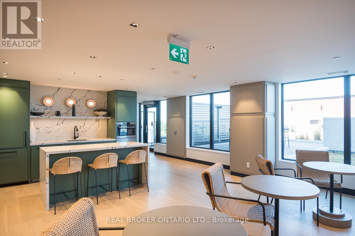 Photo 17 of 1016 3200 William Coltson Avenue, Oakville ON