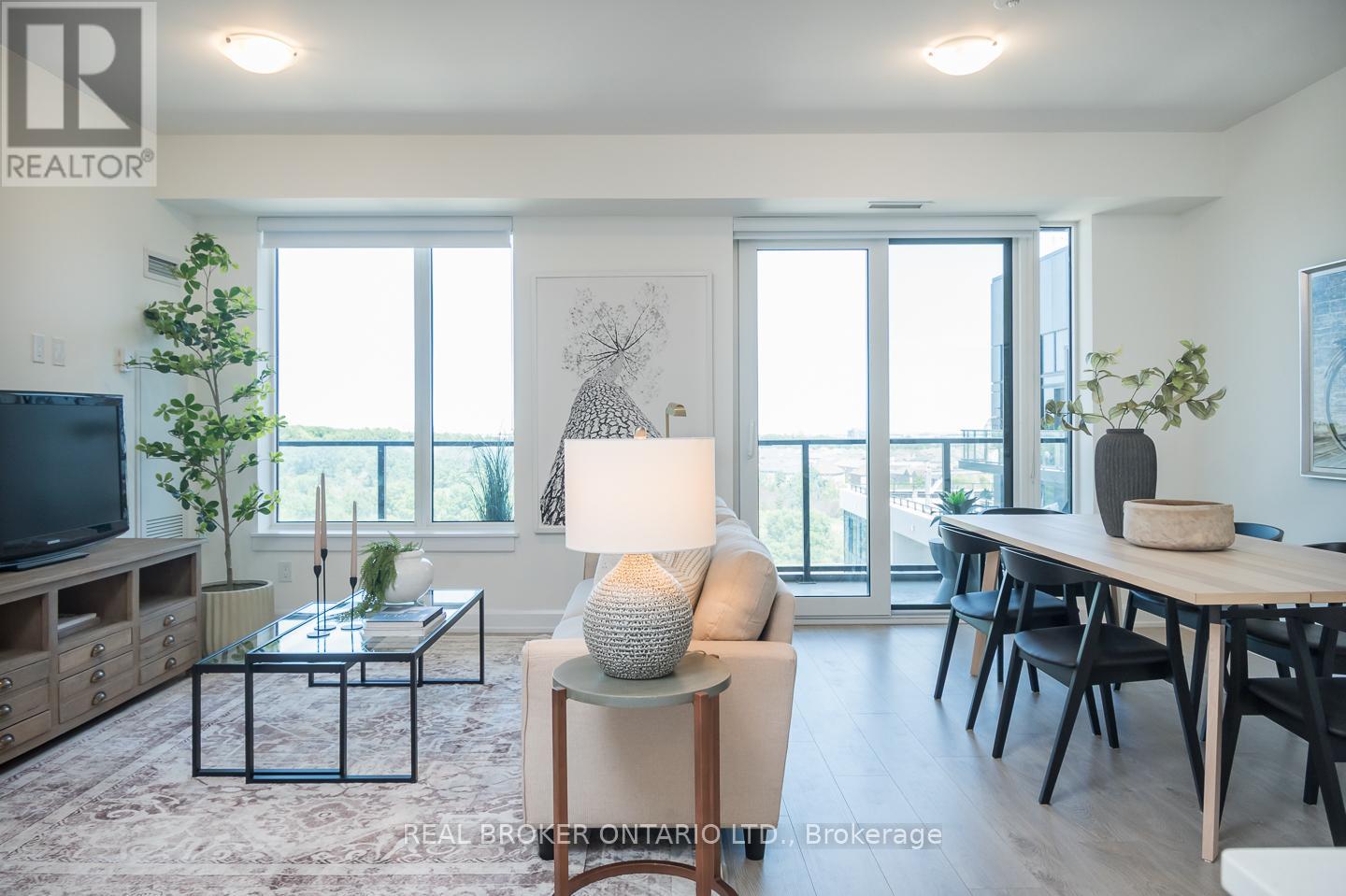 Photo 6 of 1016 3200 William Coltson Avenue, Oakville ON