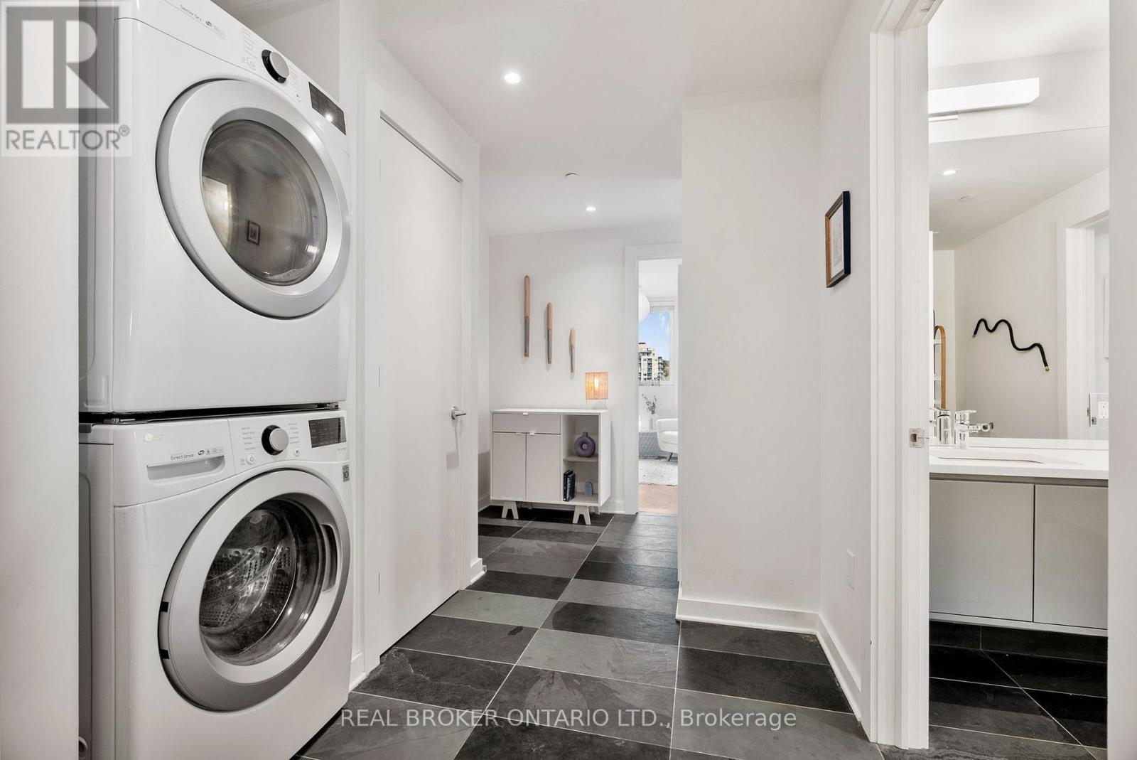 Photo 11 of 307 135 Barrette Street, Ottawa ON