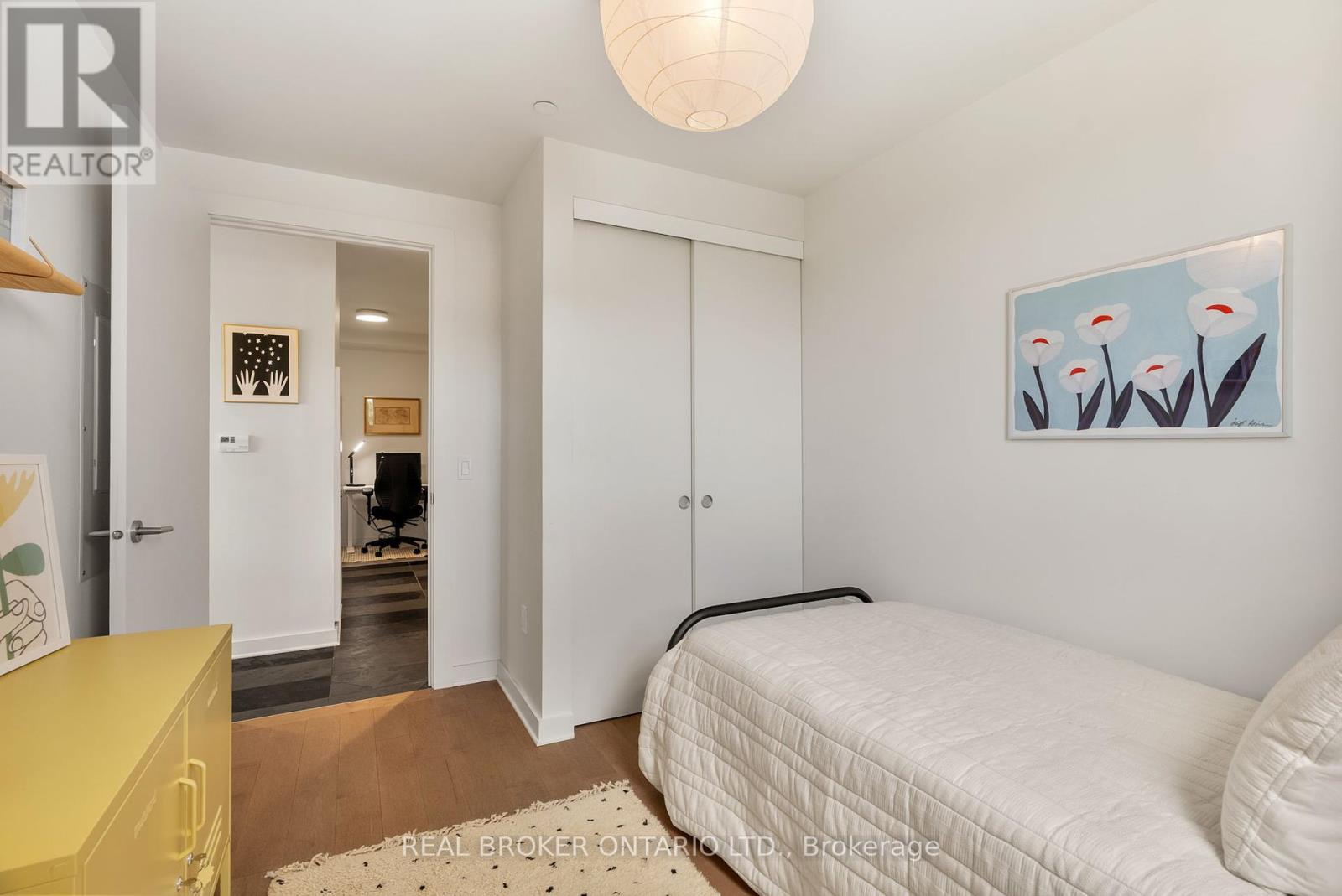 Photo 4 of 307 135 Barrette Street, Ottawa ON