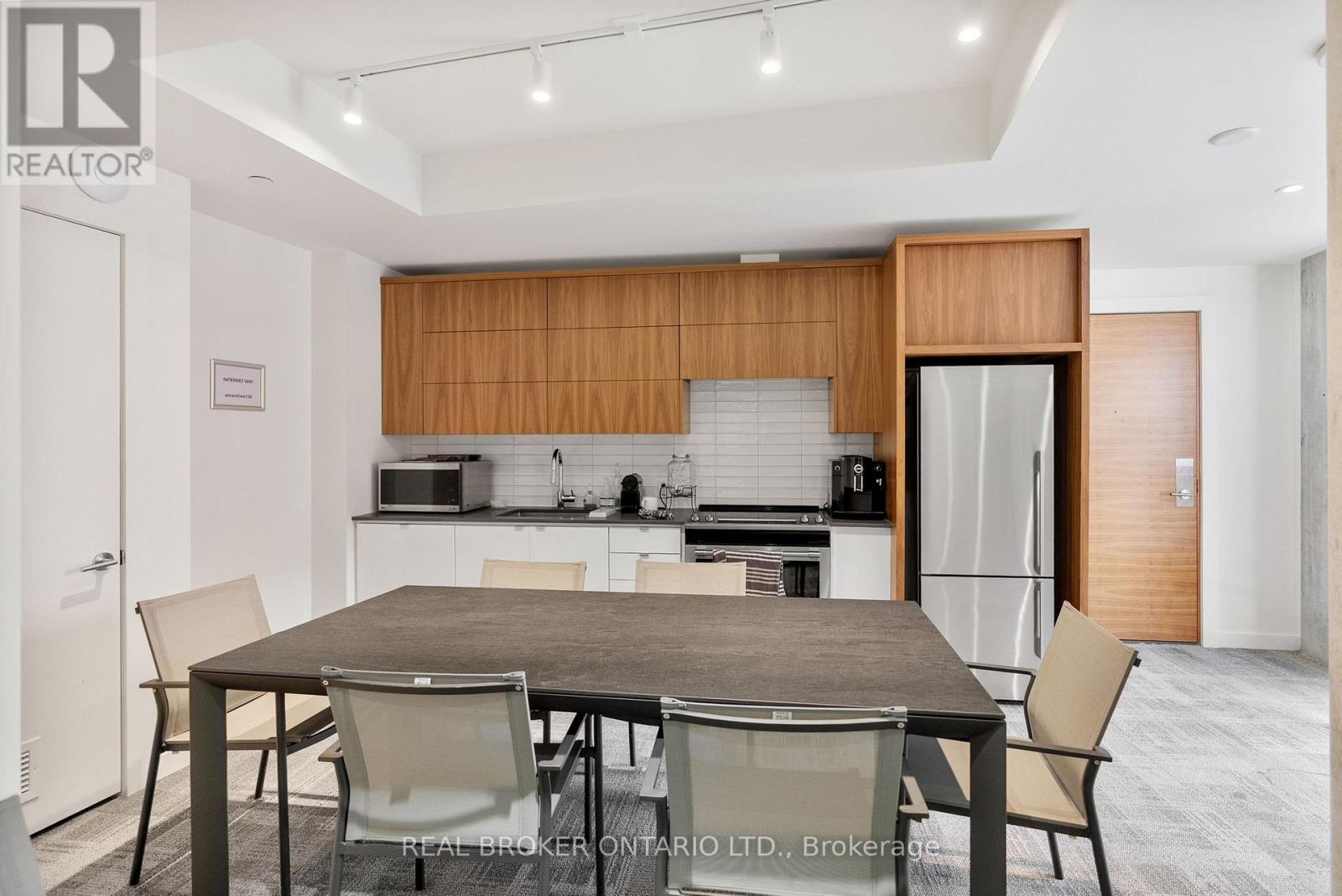Photo 2 of 307 135 Barrette Street, Ottawa ON