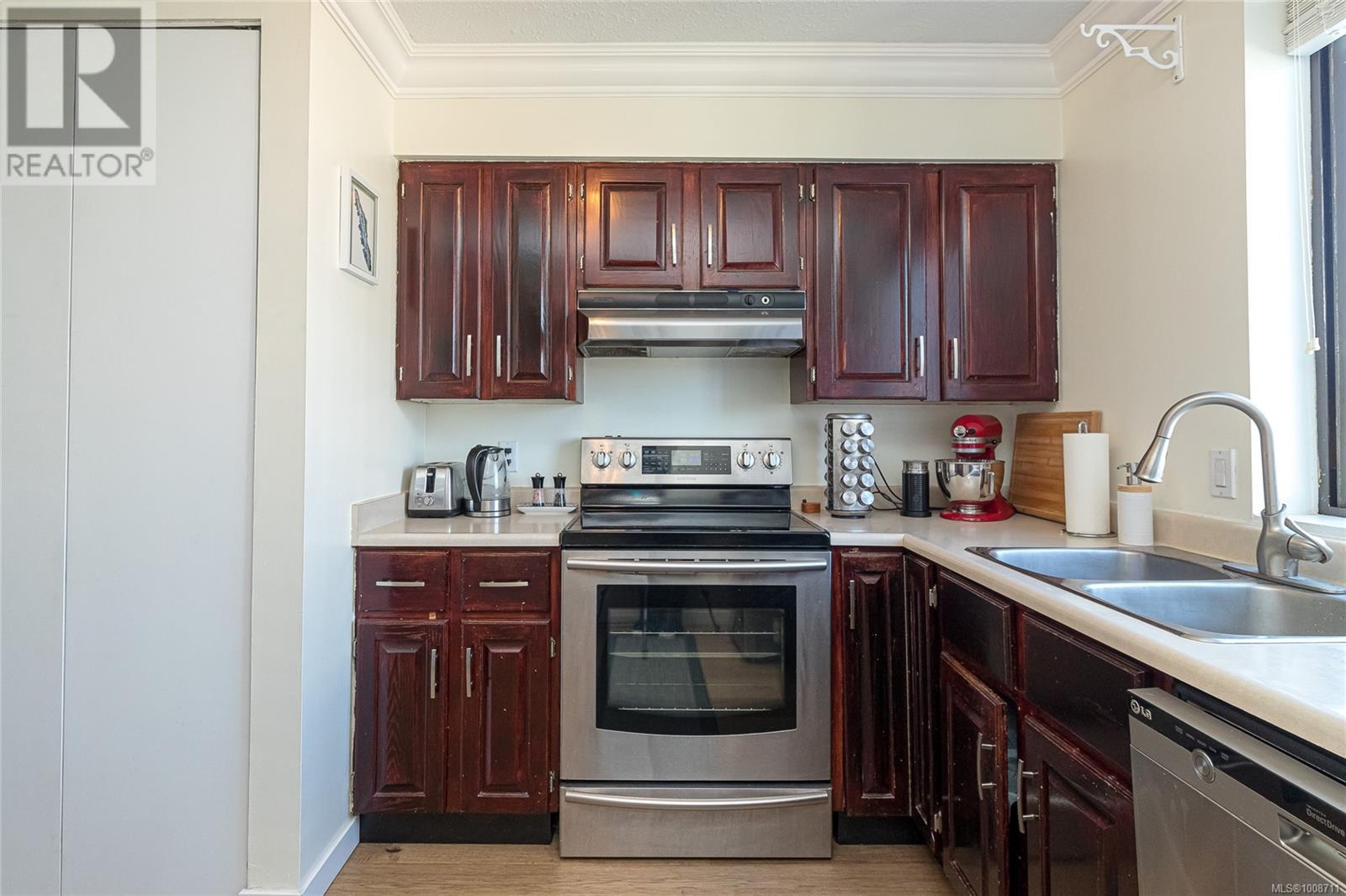 Photo 9 of 804 1026 Johnson St, Victoria BC