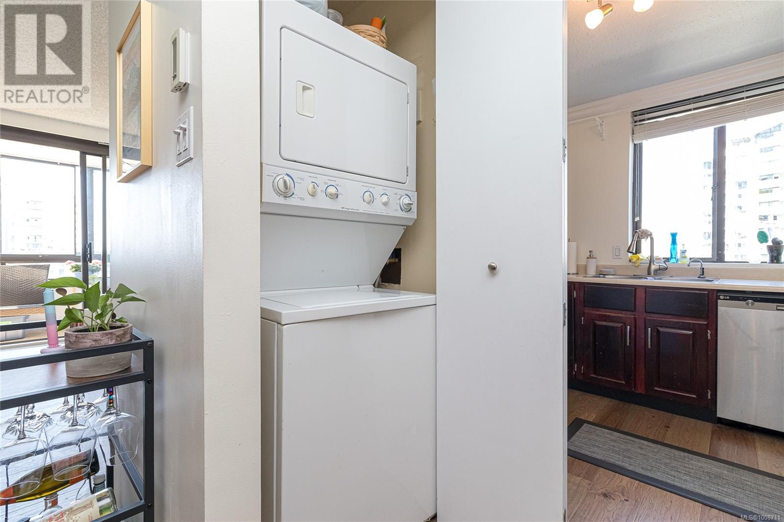 Photo 3 of 804 1026 Johnson St, Victoria BC