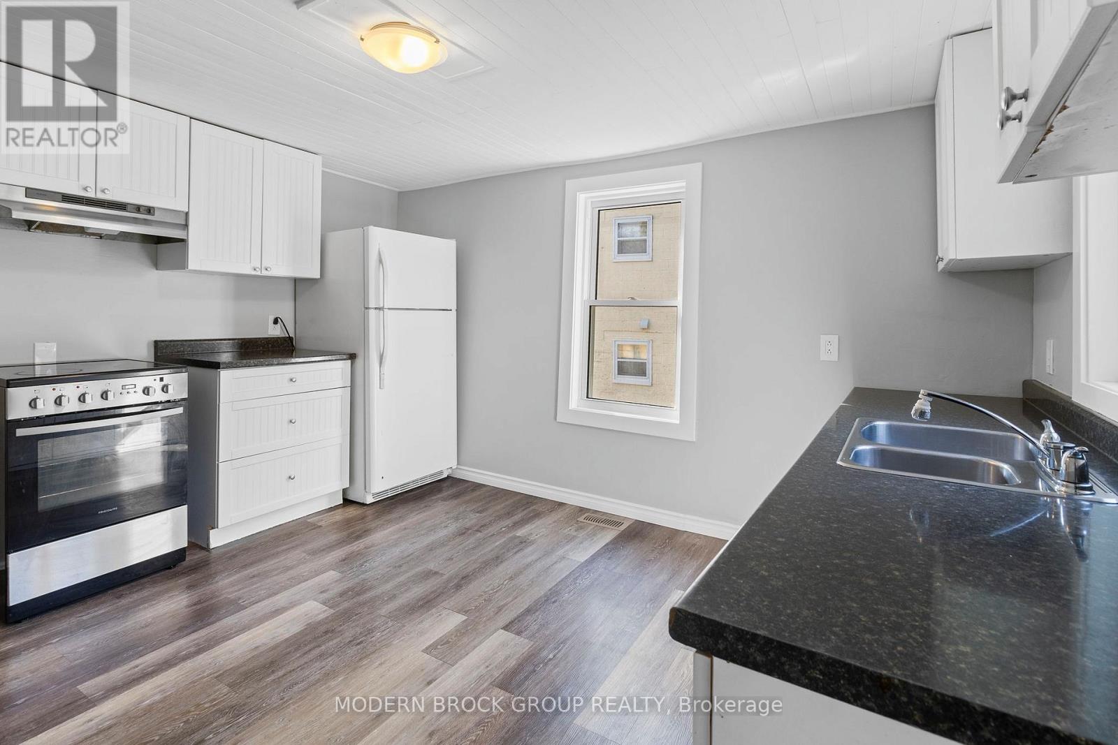 Photo 25 of 190 Ormond Street, Brockville ON