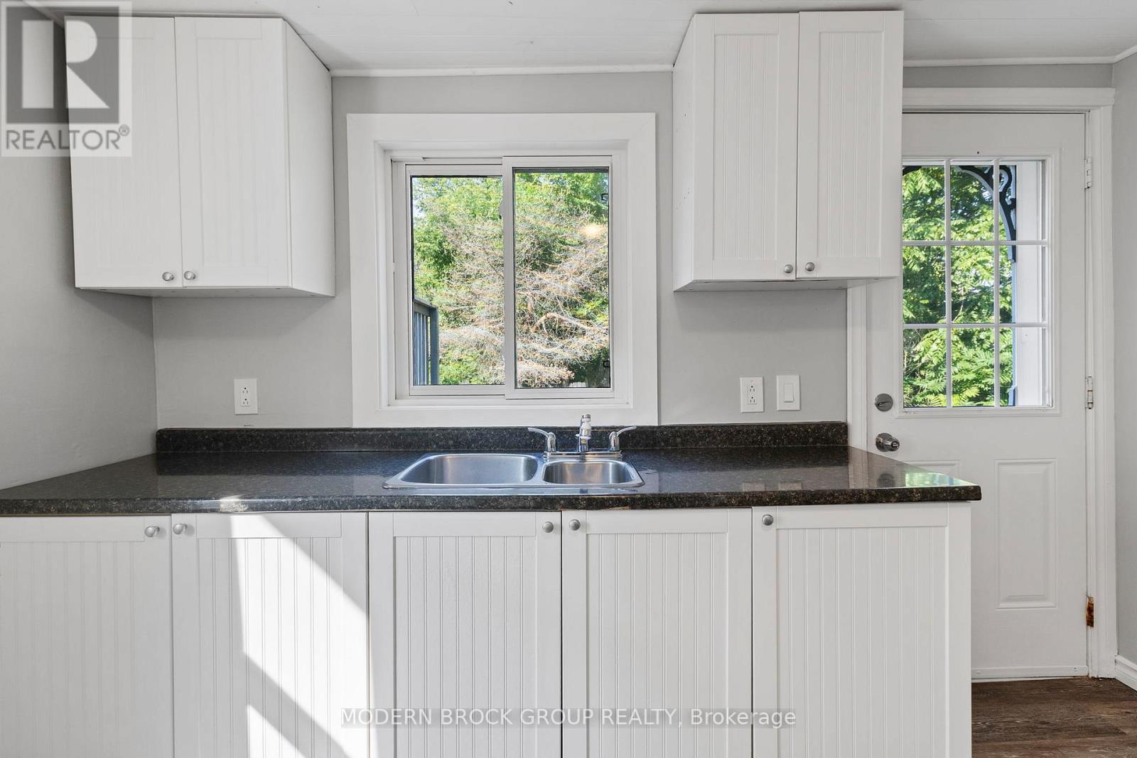 Photo 26 of 190 Ormond Street, Brockville ON