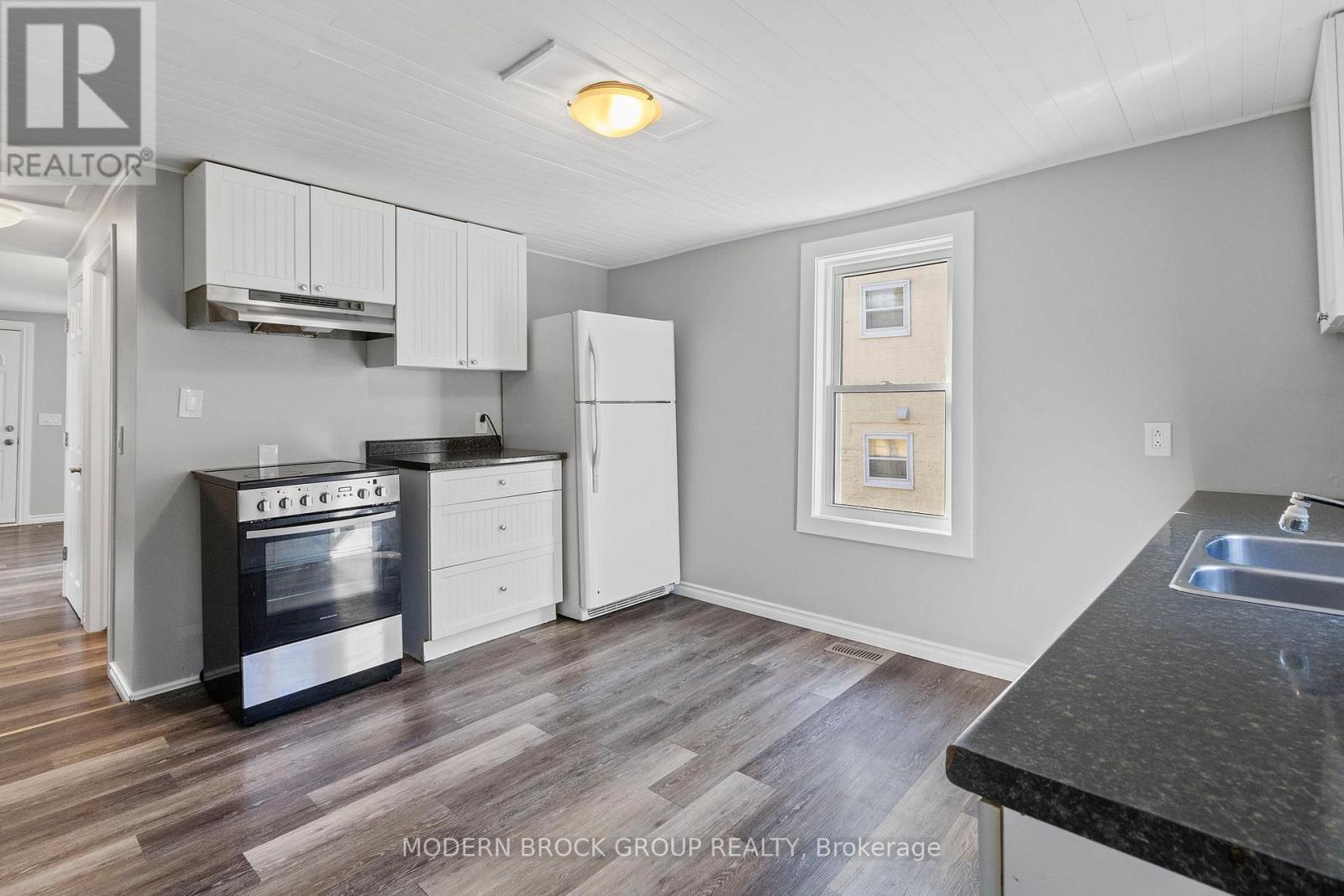 Photo 29 of 190 Ormond Street, Brockville ON