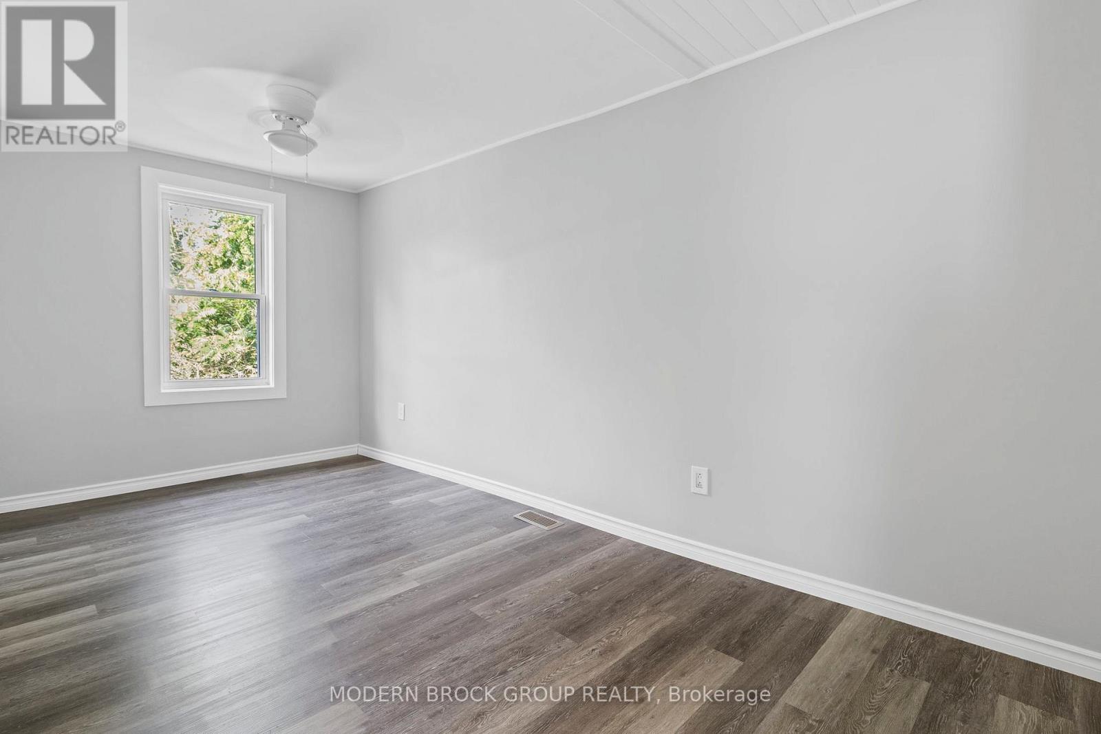 Photo 32 of 190 Ormond Street, Brockville ON