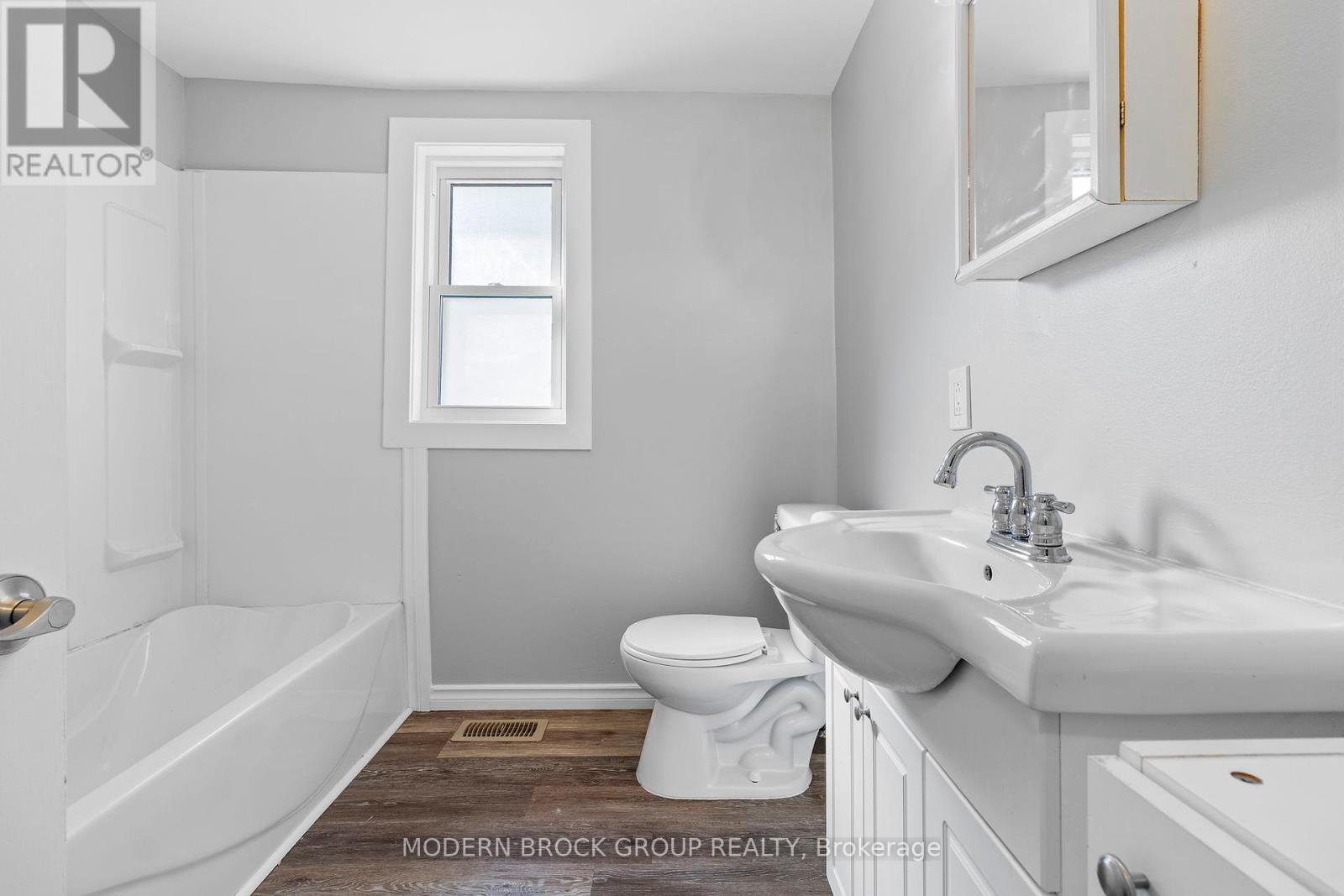 Photo 35 of 190 Ormond Street, Brockville ON
