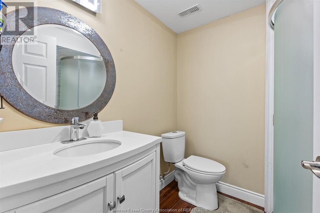 Photo 5 of 3942 Zanzibar Crescent, Windsor ON