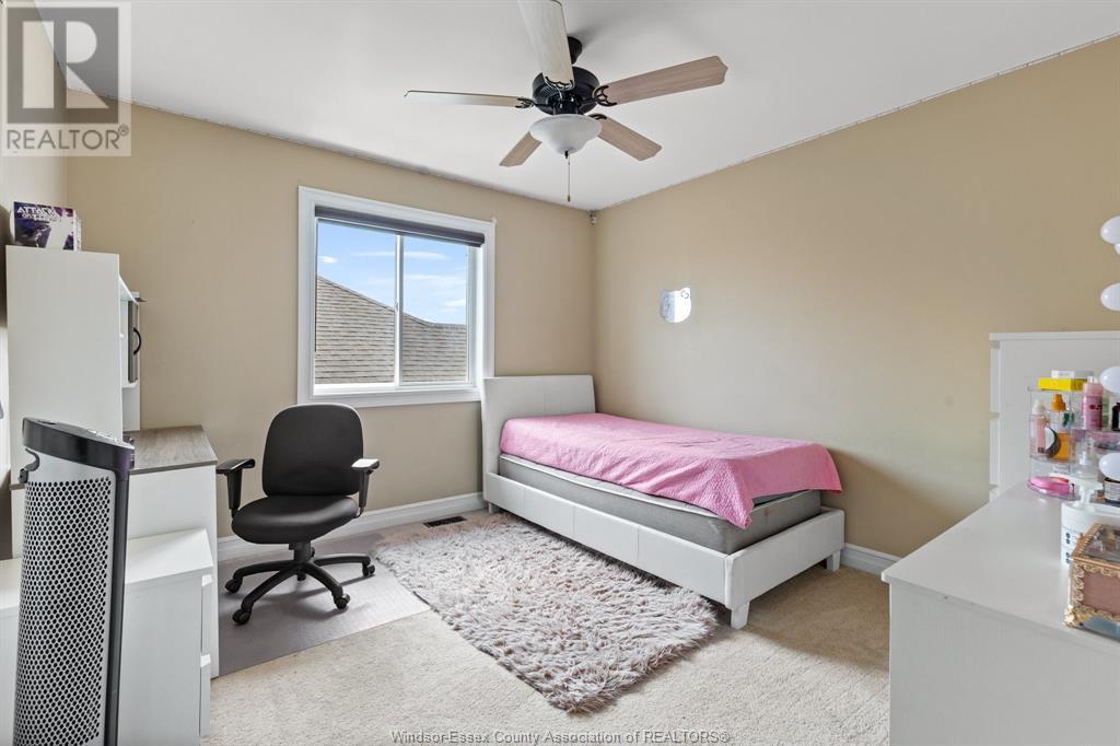 Photo 12 of 3942 Zanzibar Crescent, Windsor ON