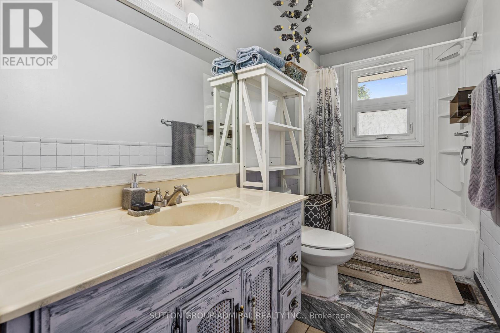 Photo 37 of 499 York Street, Brock ON