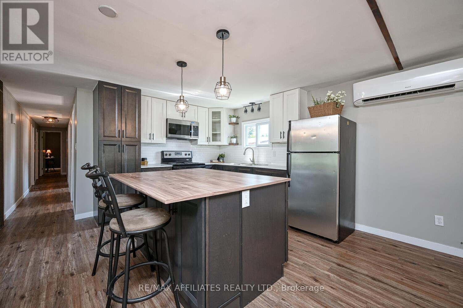 Photo 15 of 18 Cassell Lane, Rideau Lakes ON