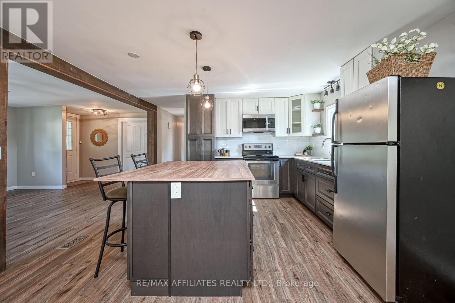 Photo 17 of 18 Cassell Lane, Rideau Lakes ON