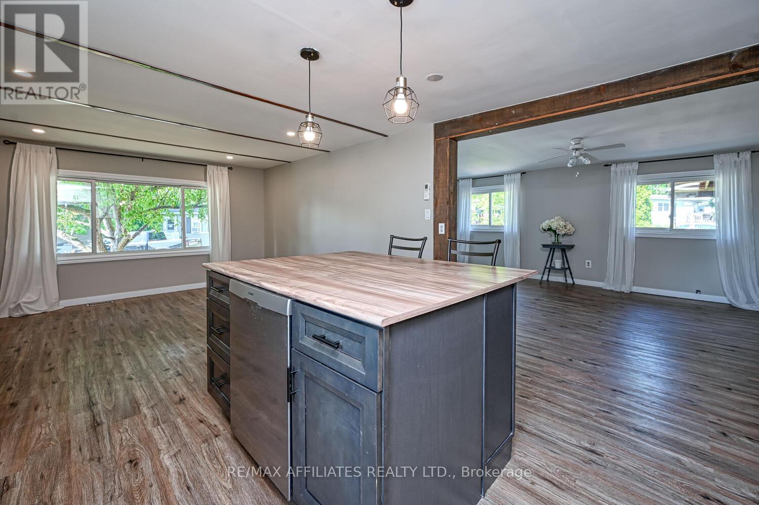 Photo 19 of 18 Cassell Lane, Rideau Lakes ON