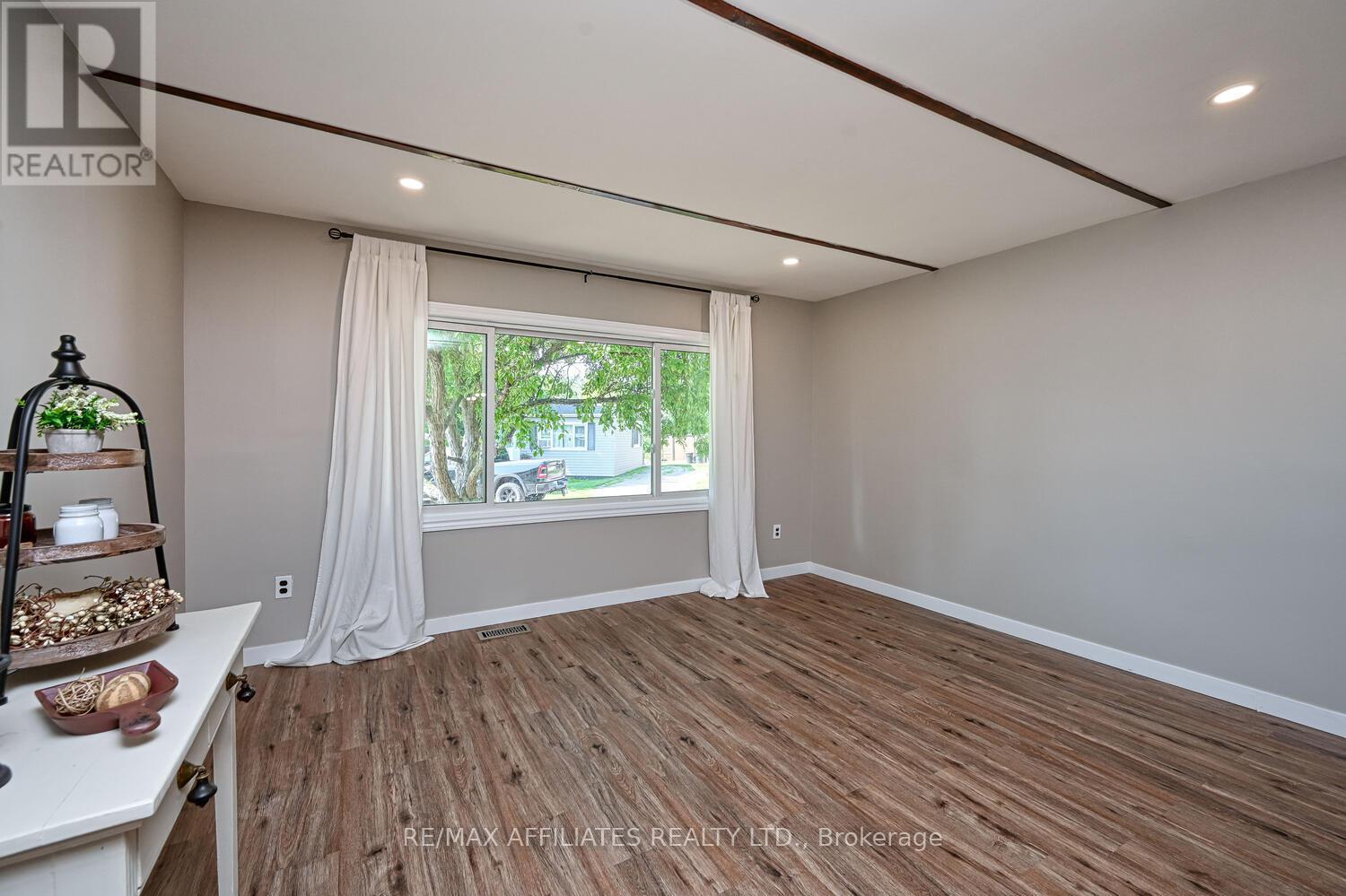 Photo 22 of 18 Cassell Lane, Rideau Lakes ON