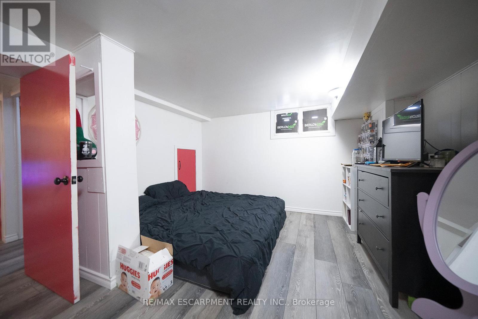 Photo 25 of 294 Darling Street, Brantford ON