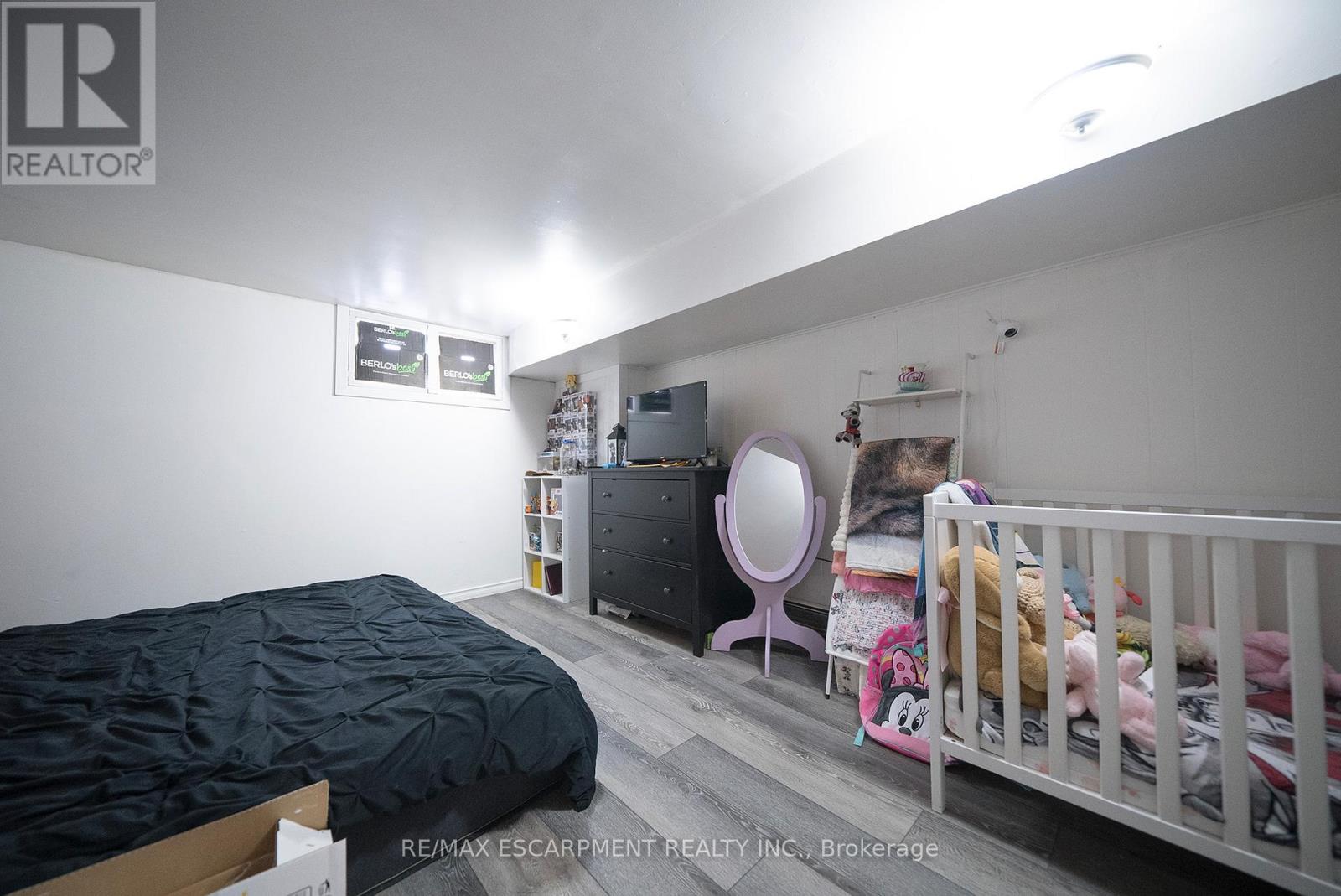 Photo 5 of 294 Darling Street, Brantford ON