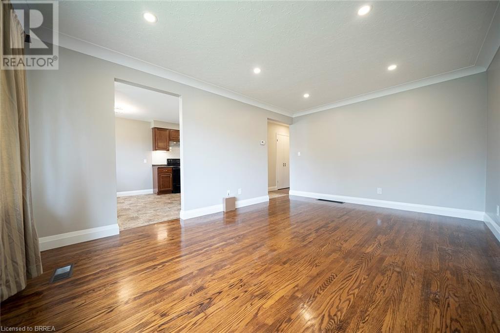 Photo 7 of 404 Nelson Street Unit Upper, Brantford ON