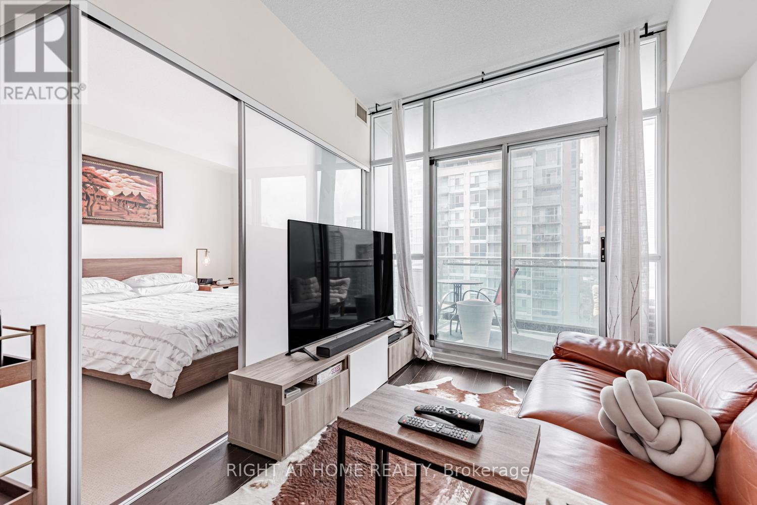 #3206 223 WEBB DRIVE - 16