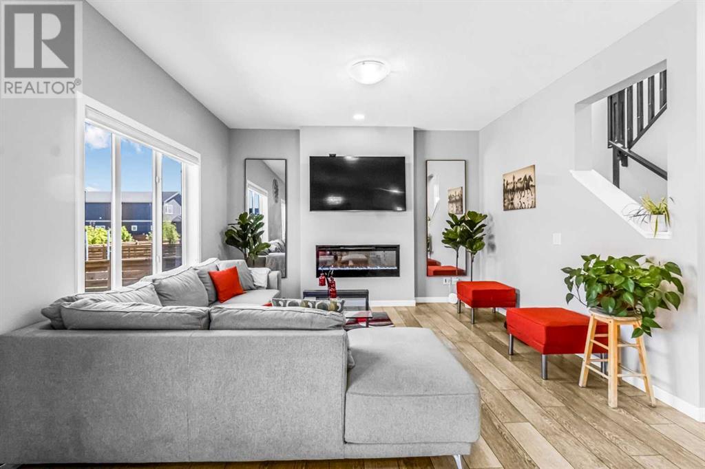 Photo 4 of 1036 Chinook Gate Heath Sw, Airdrie AB