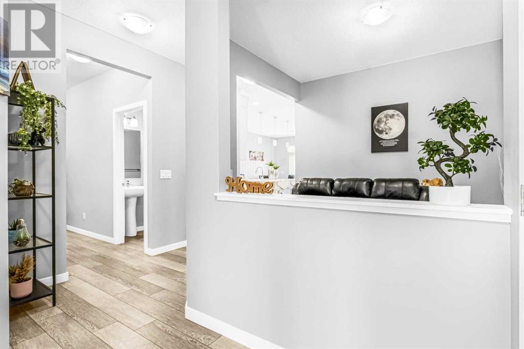 Photo 19 of 1036 Chinook Gate Heath Sw, Airdrie AB