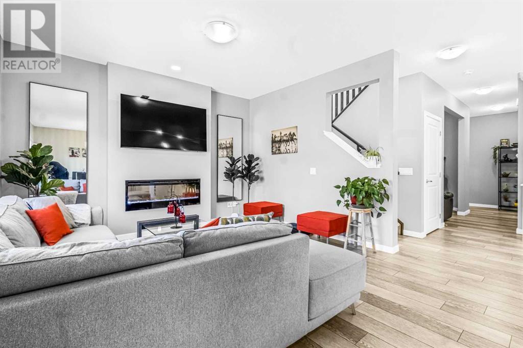 Photo 5 of 1036 Chinook Gate Heath Sw, Airdrie AB