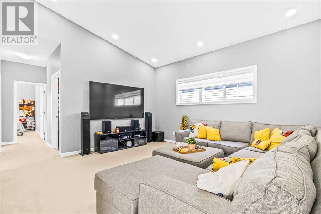 Photo 21 of 1036 Chinook Gate Heath Sw, Airdrie AB