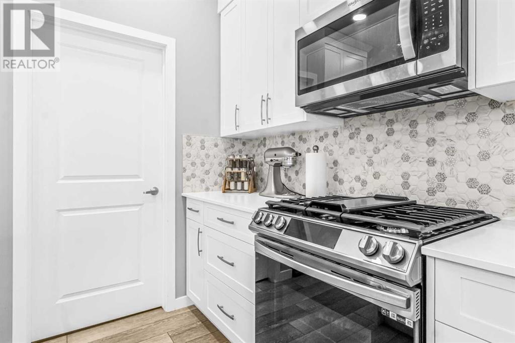 Photo 11 of 1036 Chinook Gate Heath Sw, Airdrie AB