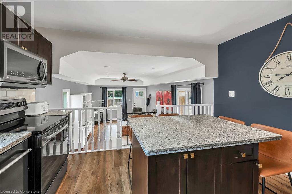 Photo 11 of 435 East 42nd Street, Hamilton ON