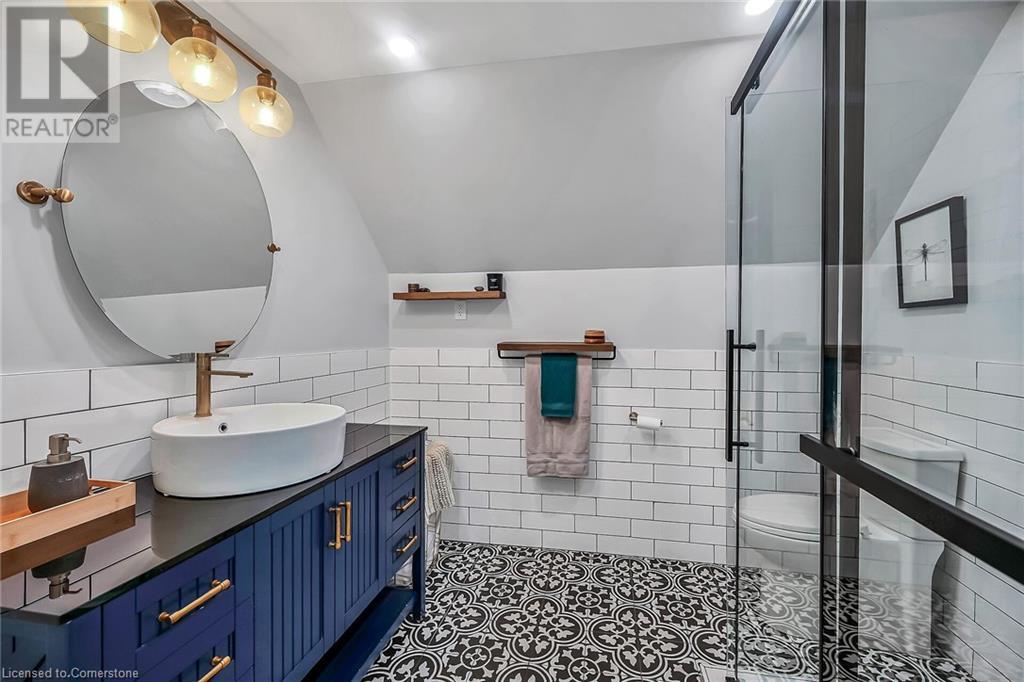 Photo 40 of 435 East 42nd Street, Hamilton ON