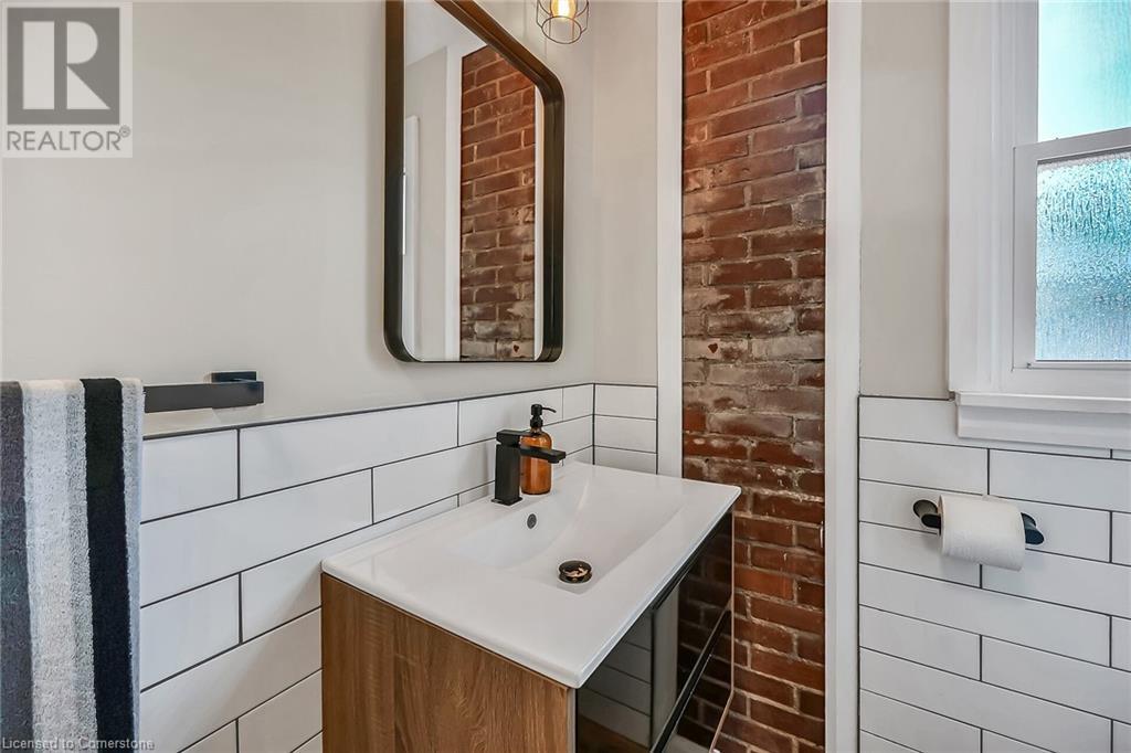 Photo 23 of 435 East 42nd Street, Hamilton ON