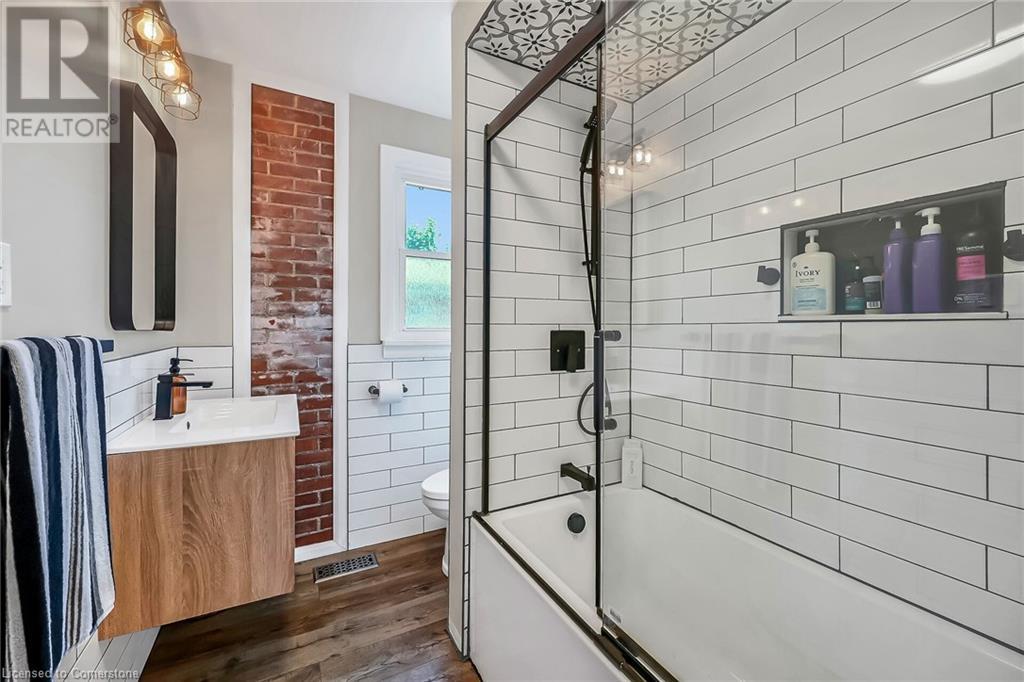 Photo 33 of 435 East 42nd Street, Hamilton ON