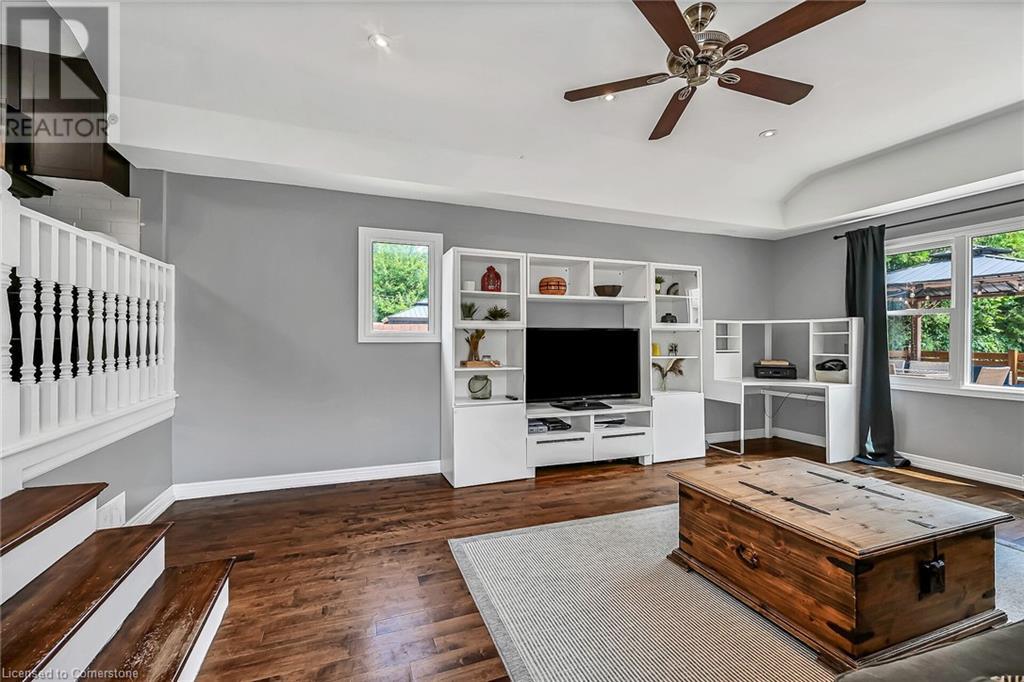 Photo 4 of 435 East 42nd Street, Hamilton ON