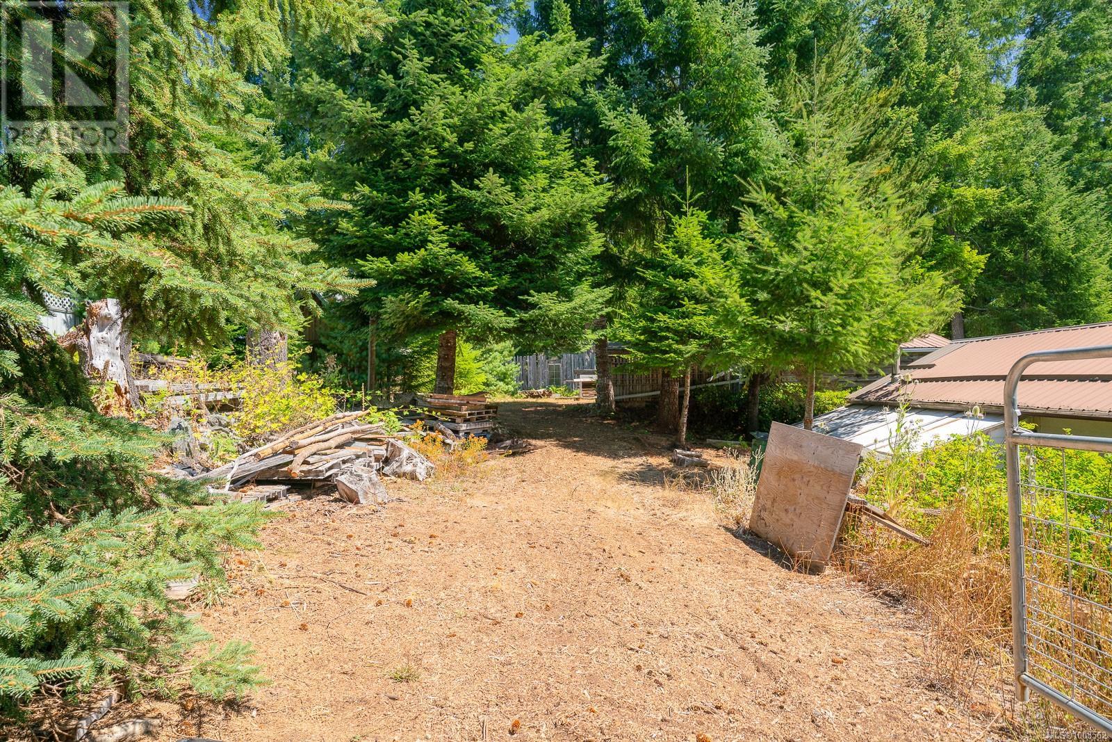 Photo 28 of 300 304 Deer Rd, Lake Cowichan BC