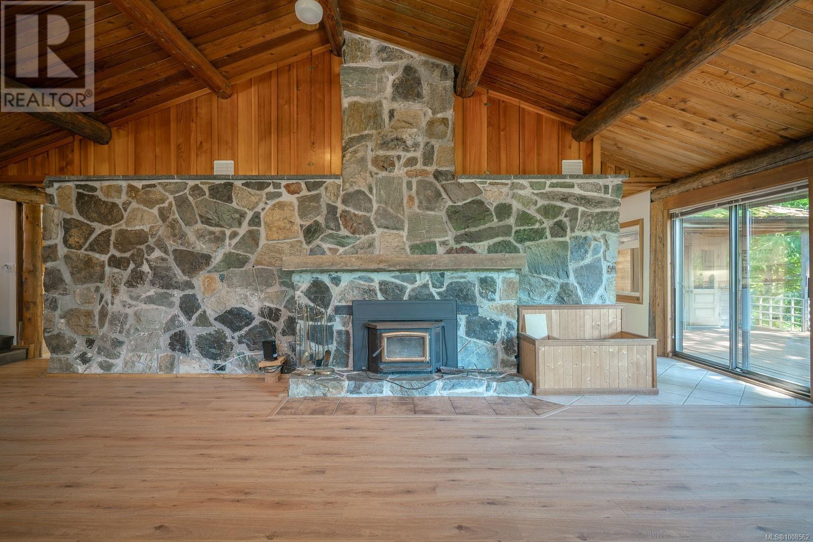 Photo 10 of 300 304 Deer Rd, Lake Cowichan BC