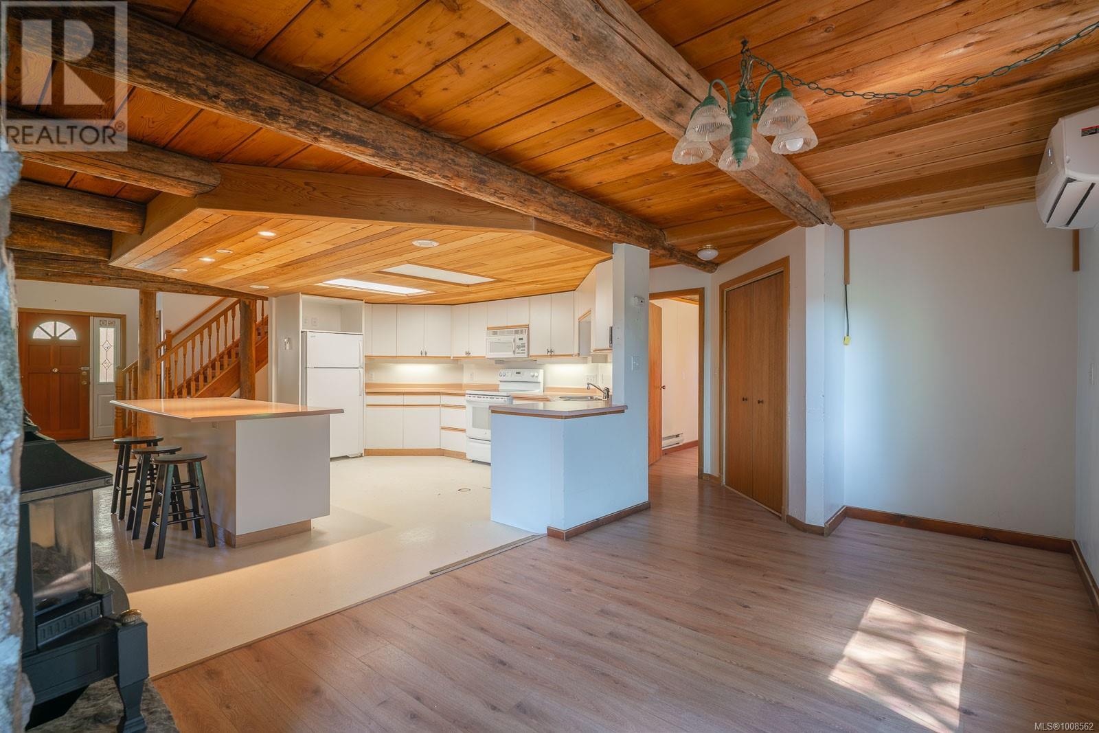 Photo 2 of 300 304 Deer Rd, Lake Cowichan BC