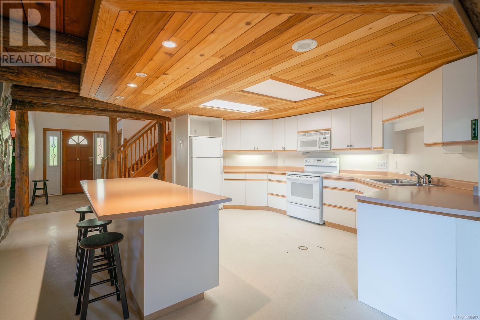 Photo 9 of 300 304 Deer Rd, Lake Cowichan BC