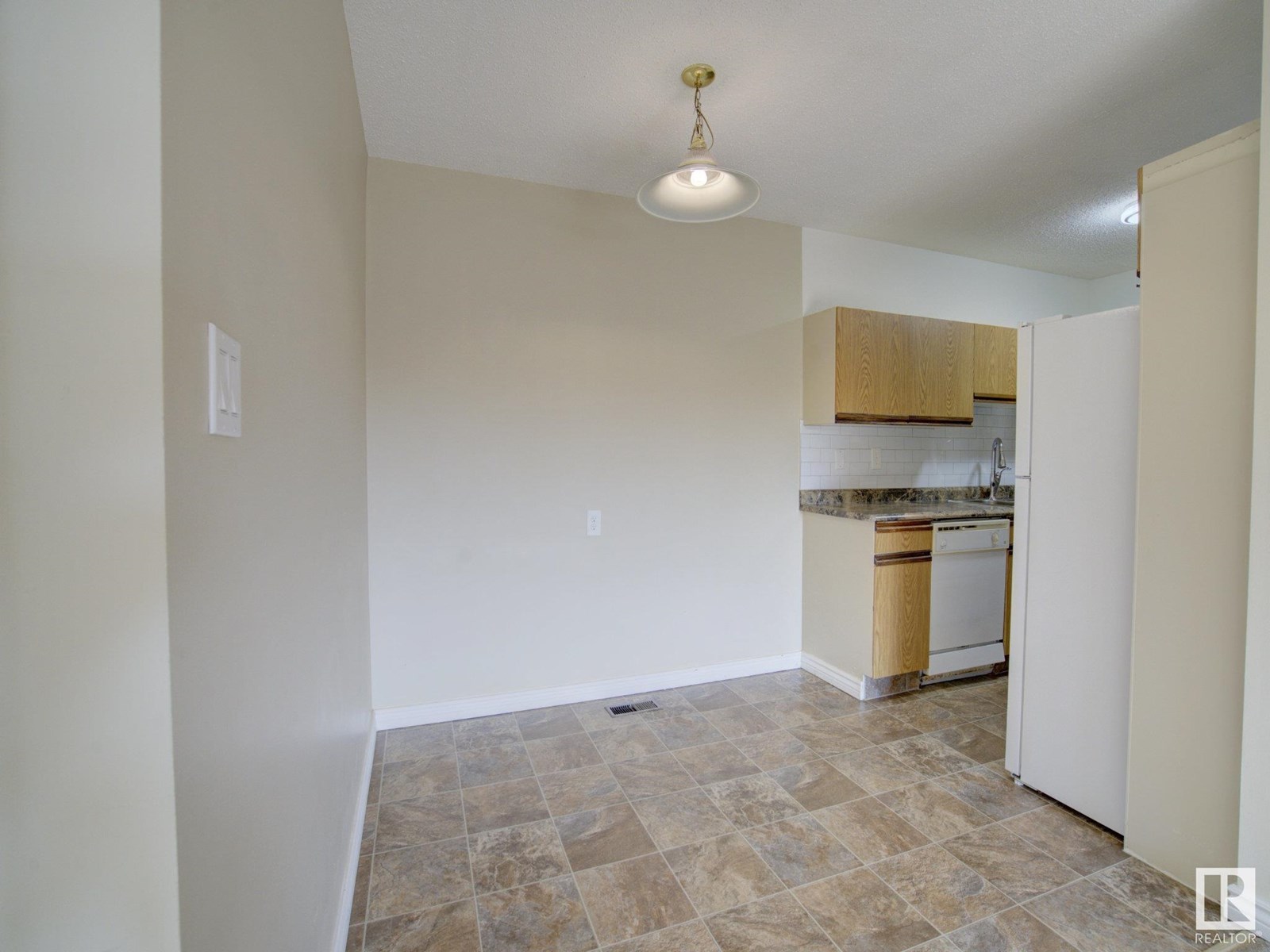 Photo 11 of 304 41 Akins Drive, St Albert AB