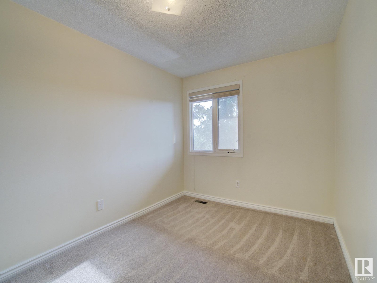Photo 41 of 304 41 Akins Drive, St Albert AB