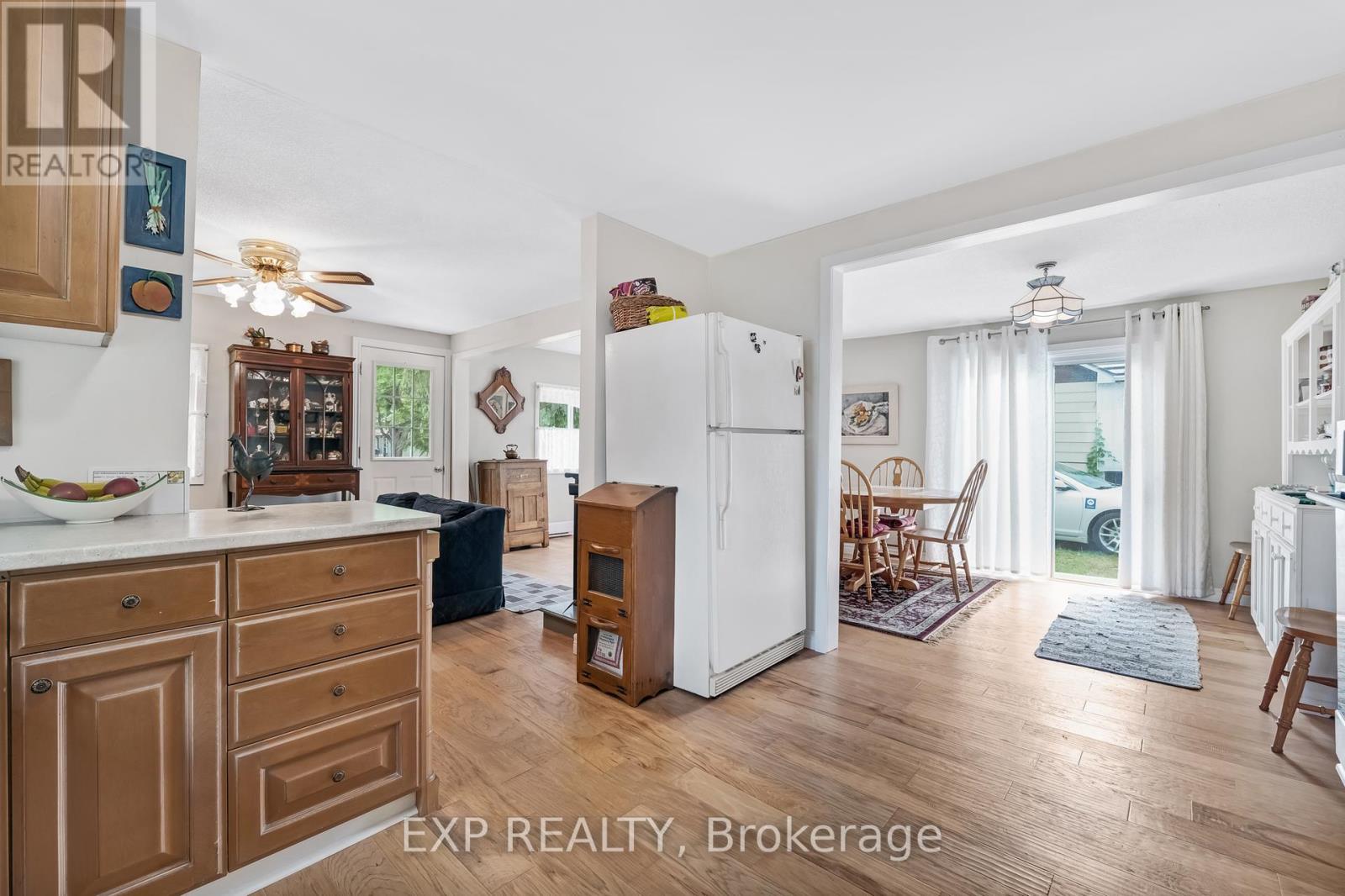 Photo 35 of 77 Seventh Street, Brock ON