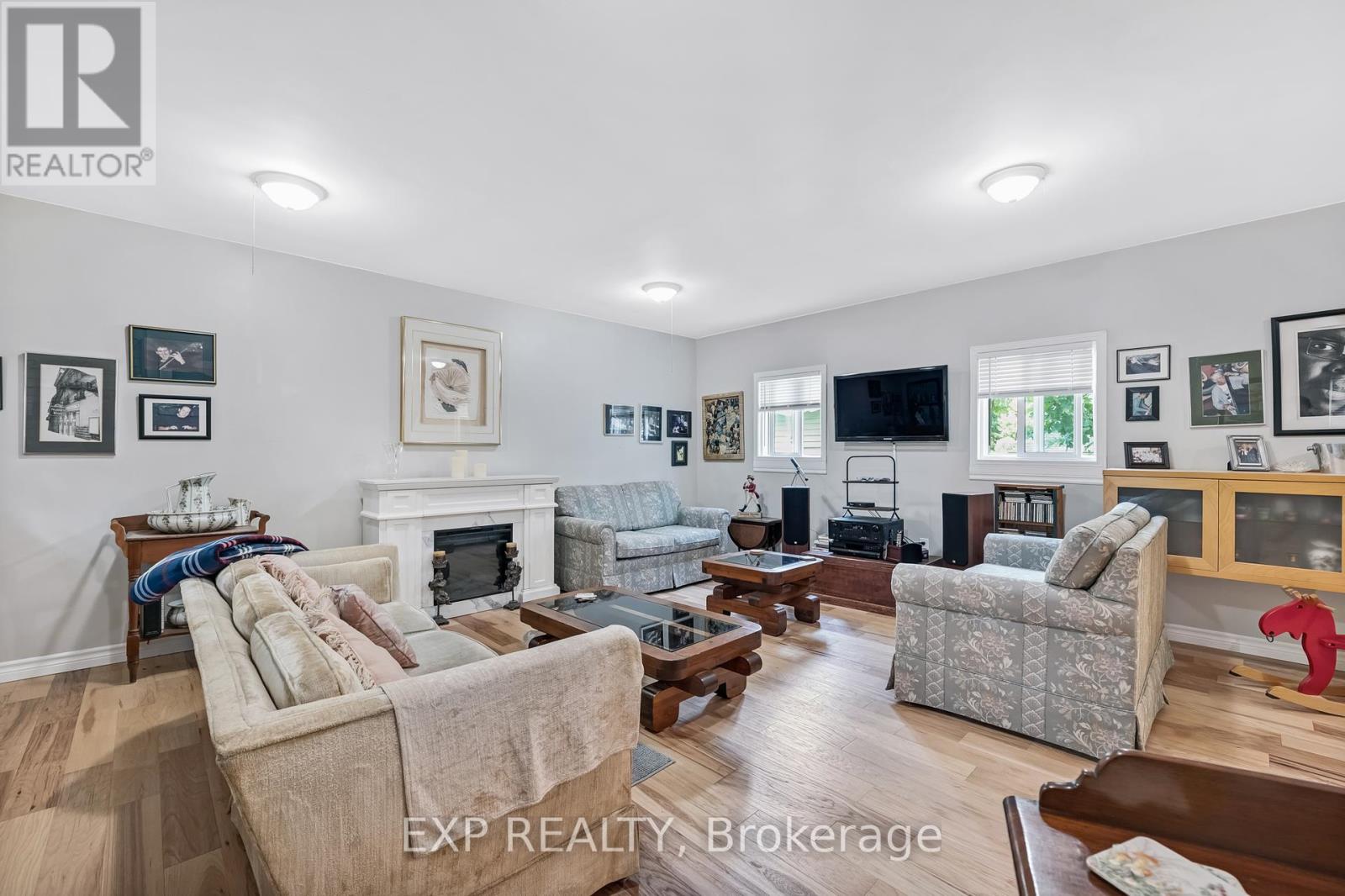 Photo 4 of 77 Seventh Street, Brock ON