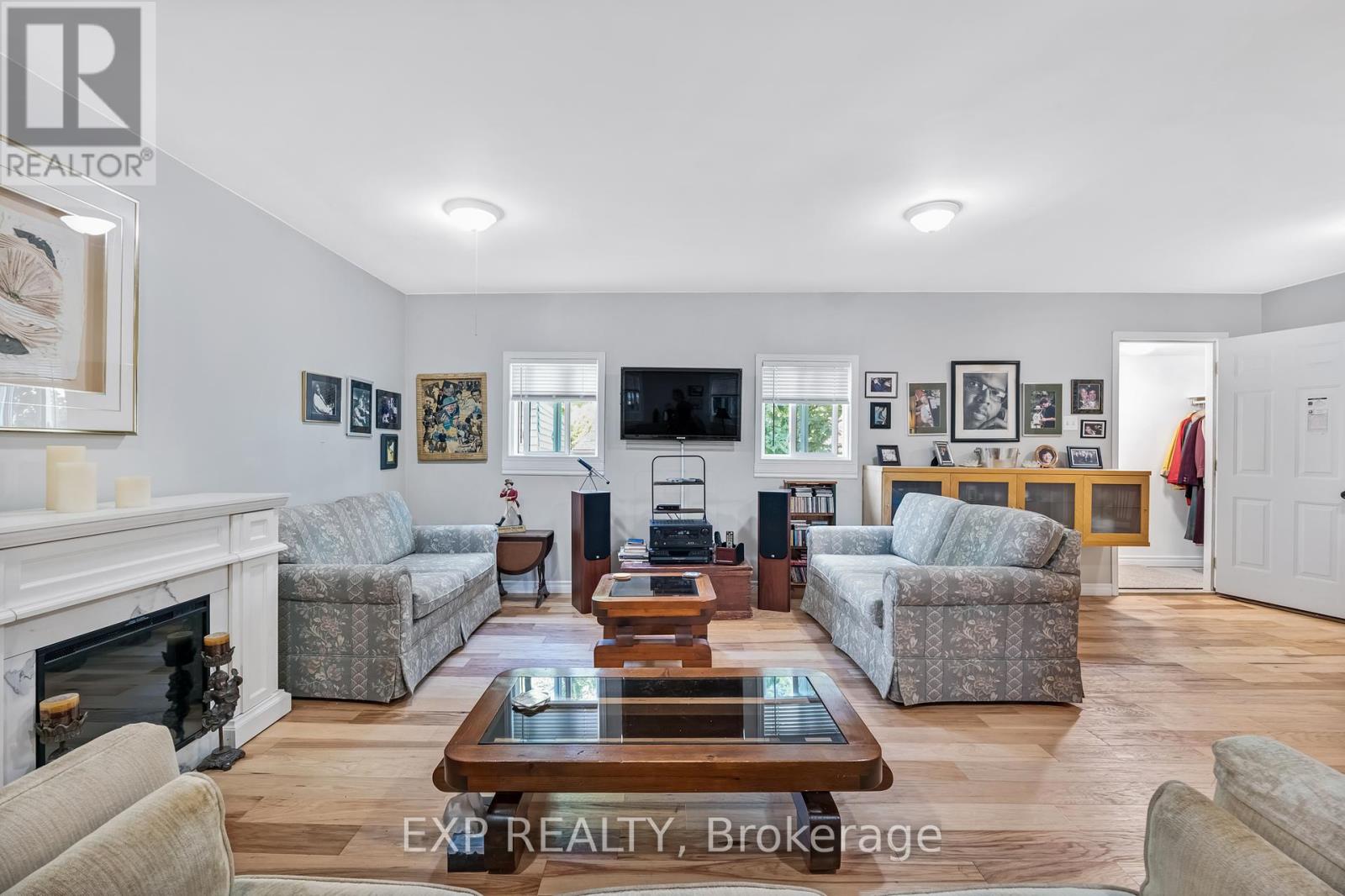Photo 31 of 77 Seventh Street, Brock ON