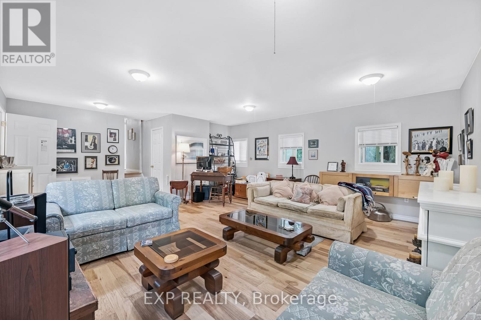 Photo 11 of 77 Seventh Street, Brock ON