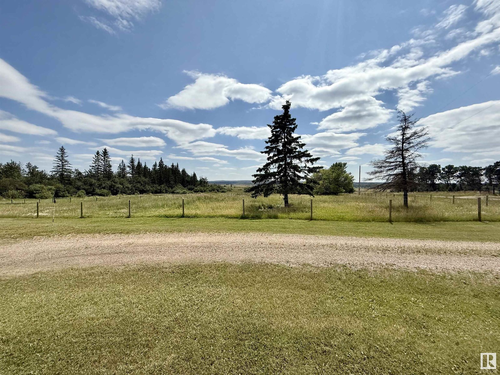 Photo 21 of Sw 28 54 11 W 4, Rural Two Hills County AB