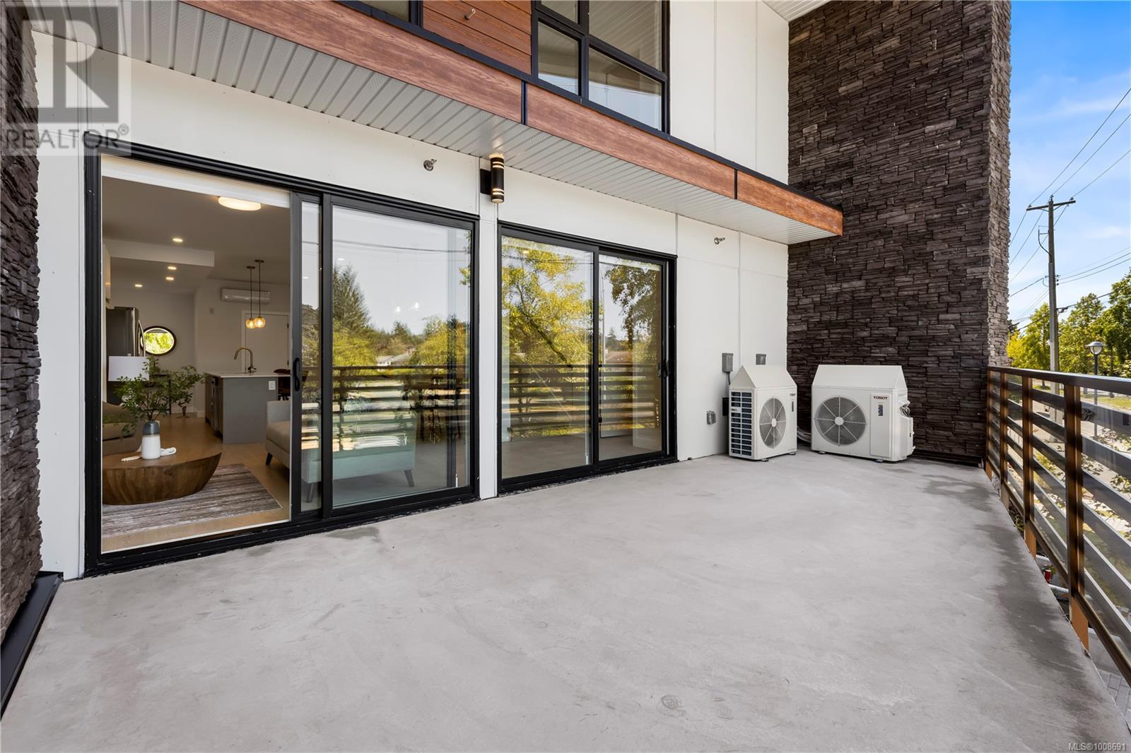 Photo 28 of 101 2629 Millstream Rd, Langford BC